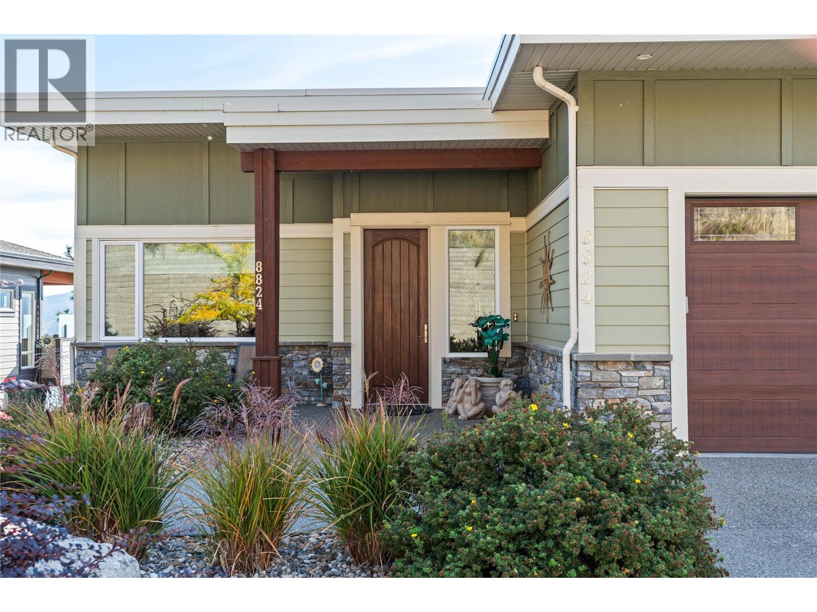 8824 Hampshire Crescent - 2