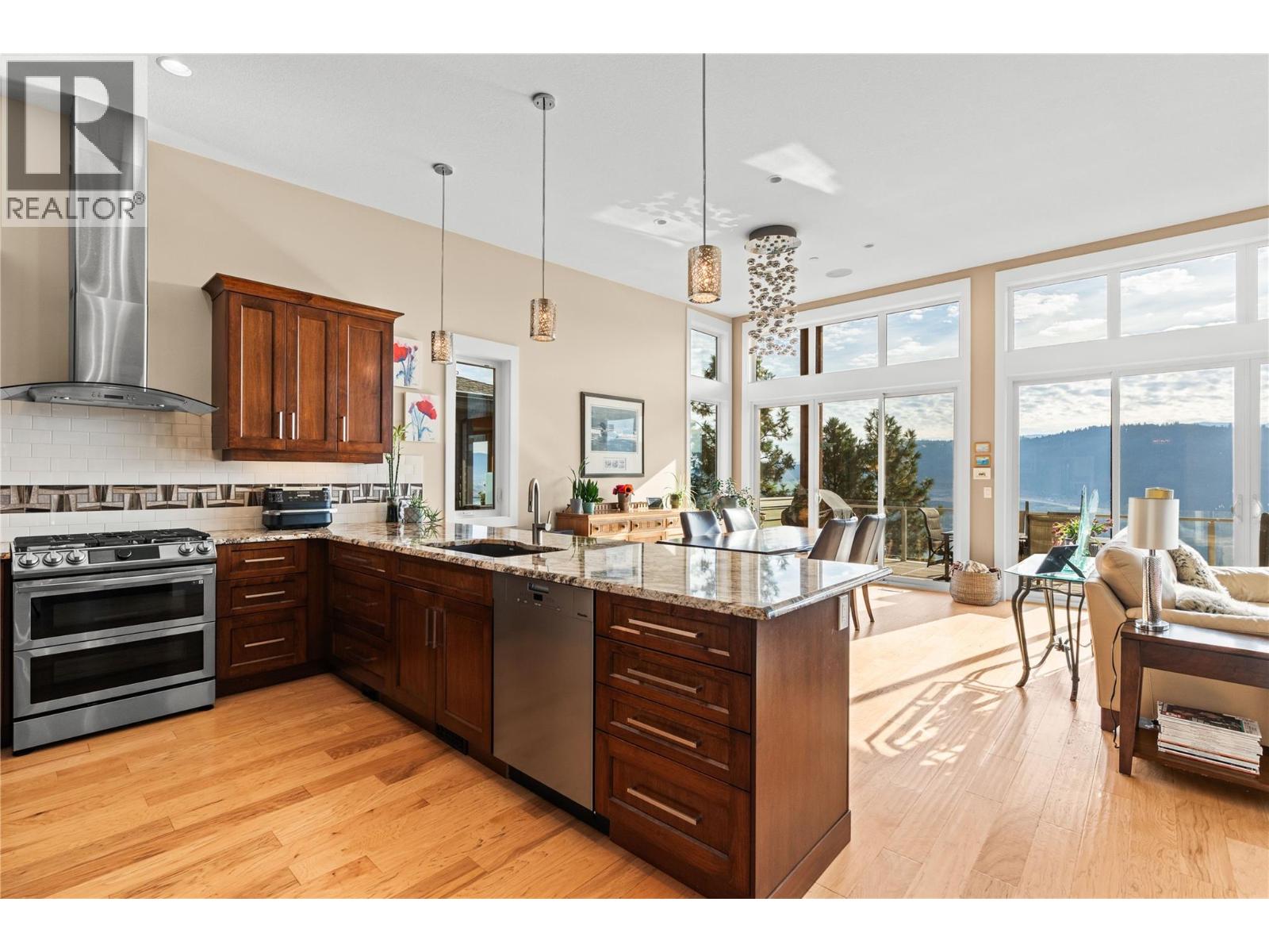 8824 Hampshire Crescent - 25