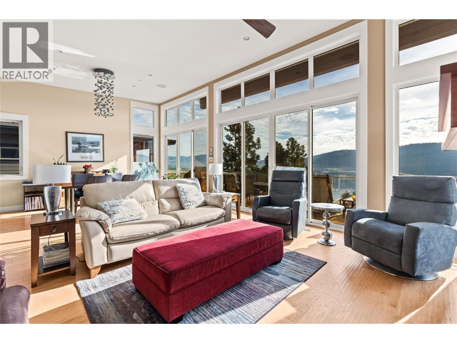 8824 Hampshire Crescent - 35