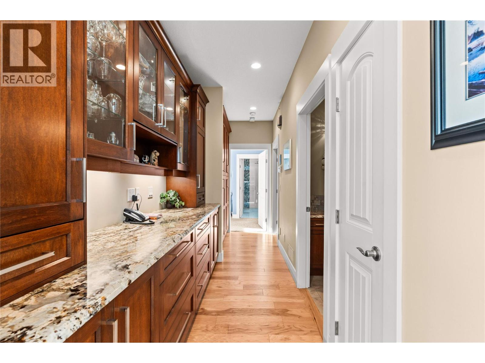8824 Hampshire Crescent - 44