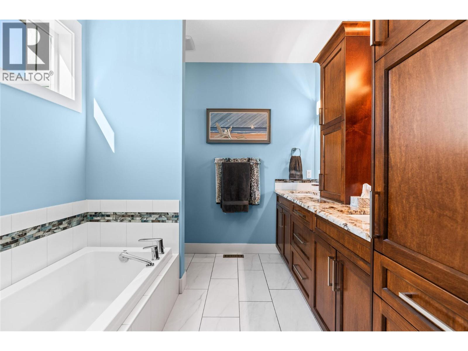 8824 Hampshire Crescent, Vernon - Image 1