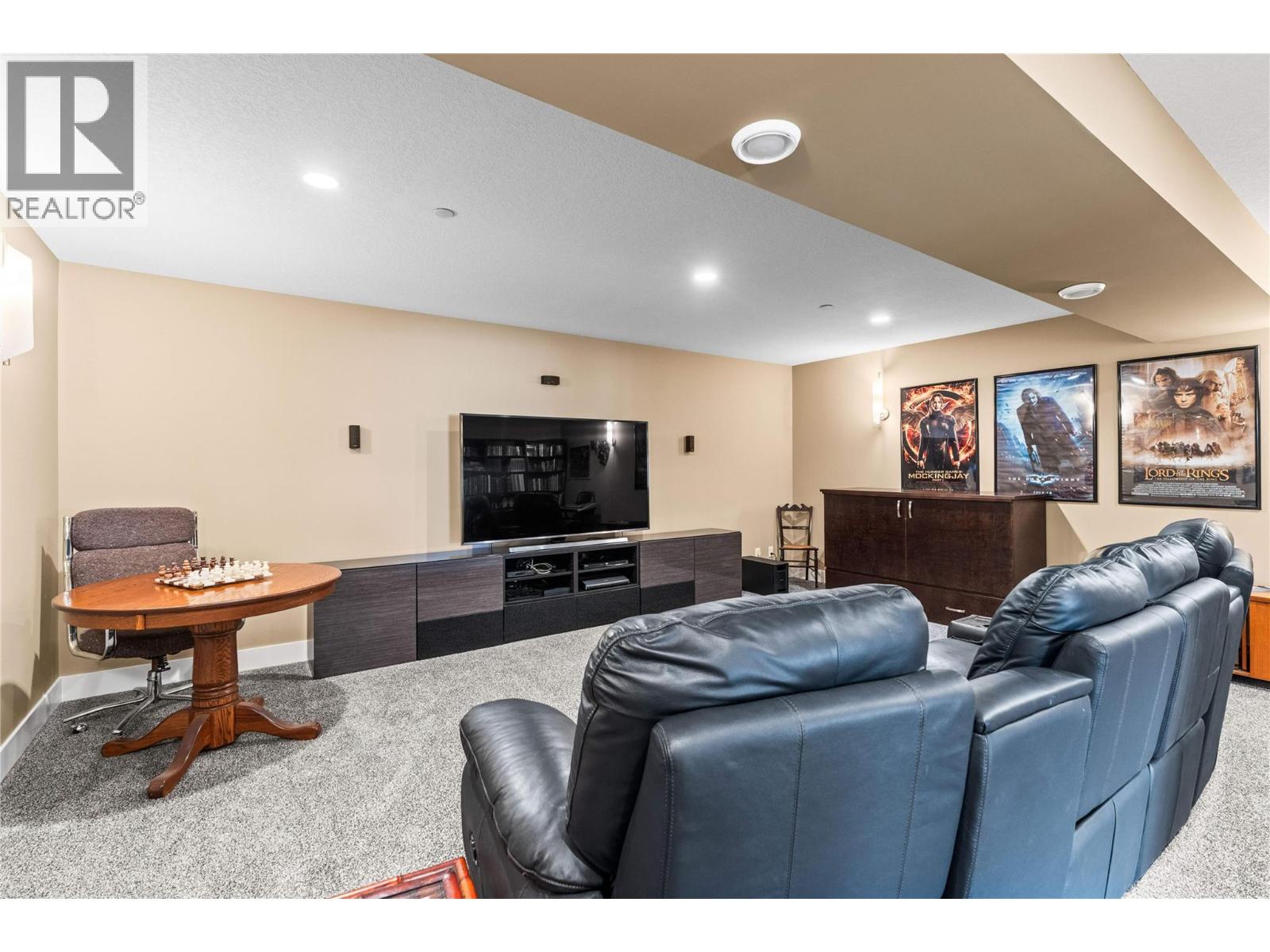 8824 Hampshire Crescent - 58