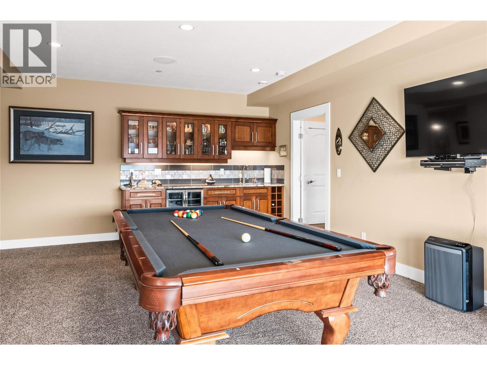 8824 Hampshire Crescent, Vernon - Image 1
