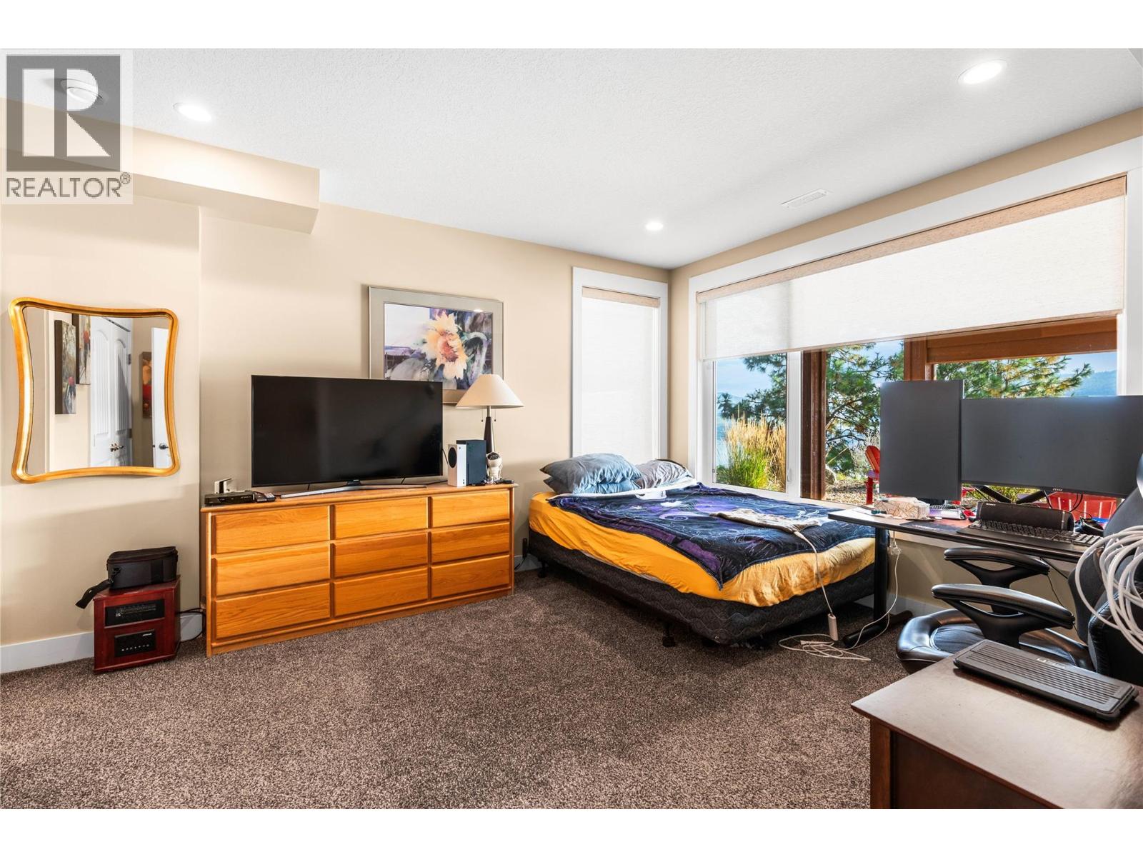 8824 Hampshire Crescent, Vernon - Image 1