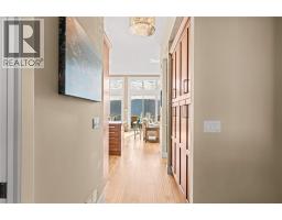 Foyer - 8824 Hampshire Crescent, Vernon, BC V1H2K9 Photo 24