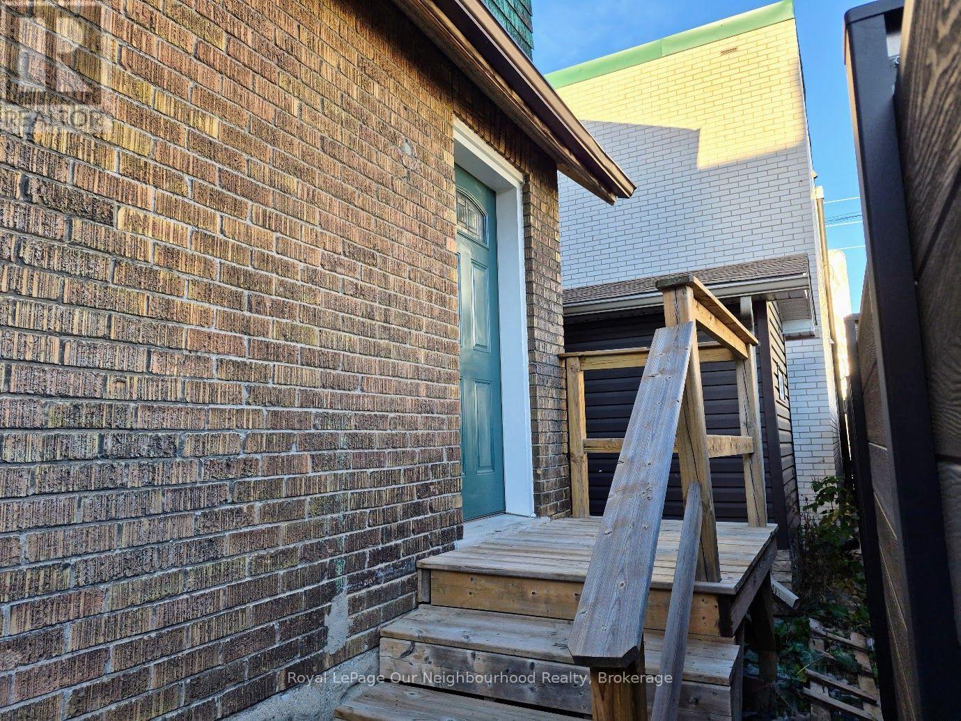 Main- 11 Colborne Street West, Oshawa, ON photo 1