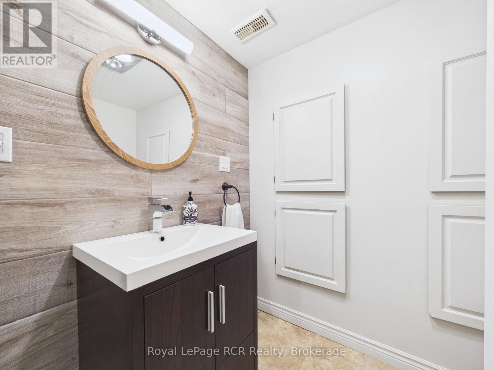 525 6TH STREET W - 33