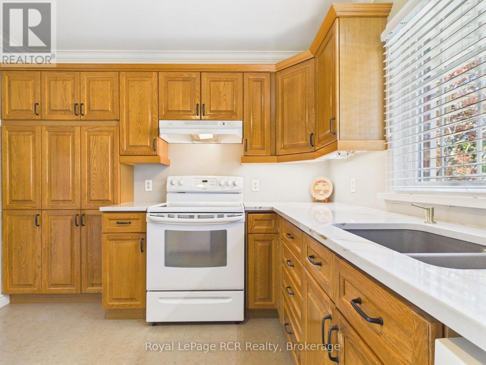 525 6TH STREET W - 7