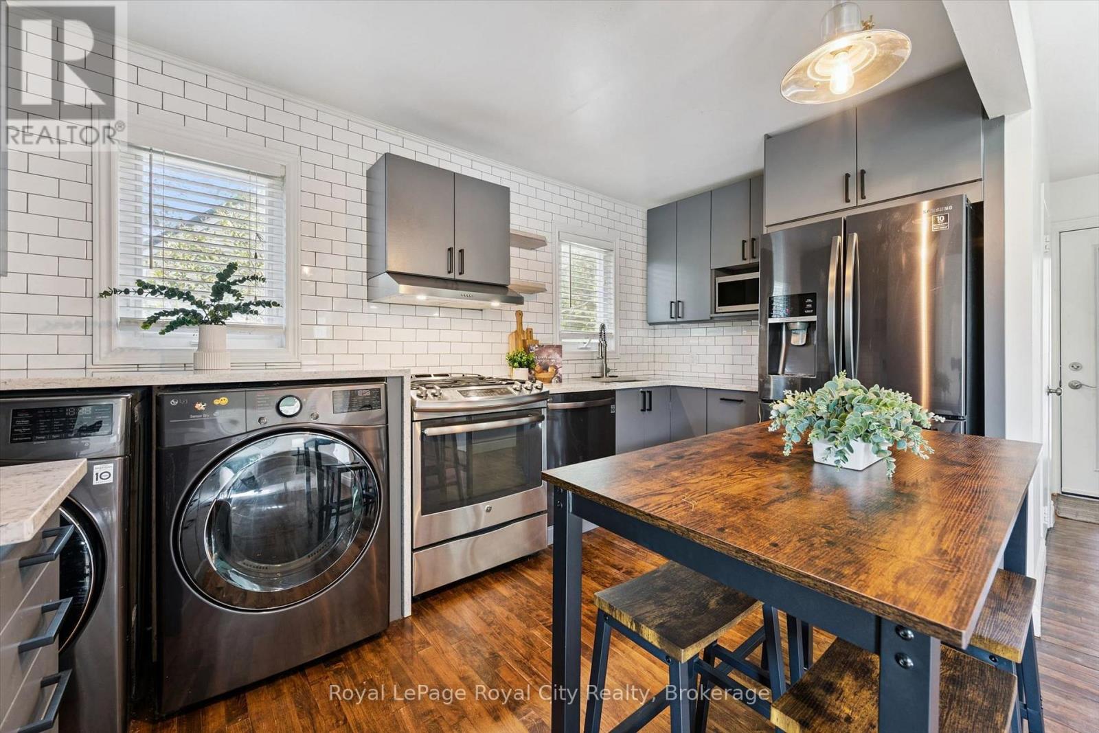 39 RIDGEWOOD AVENUE - 13