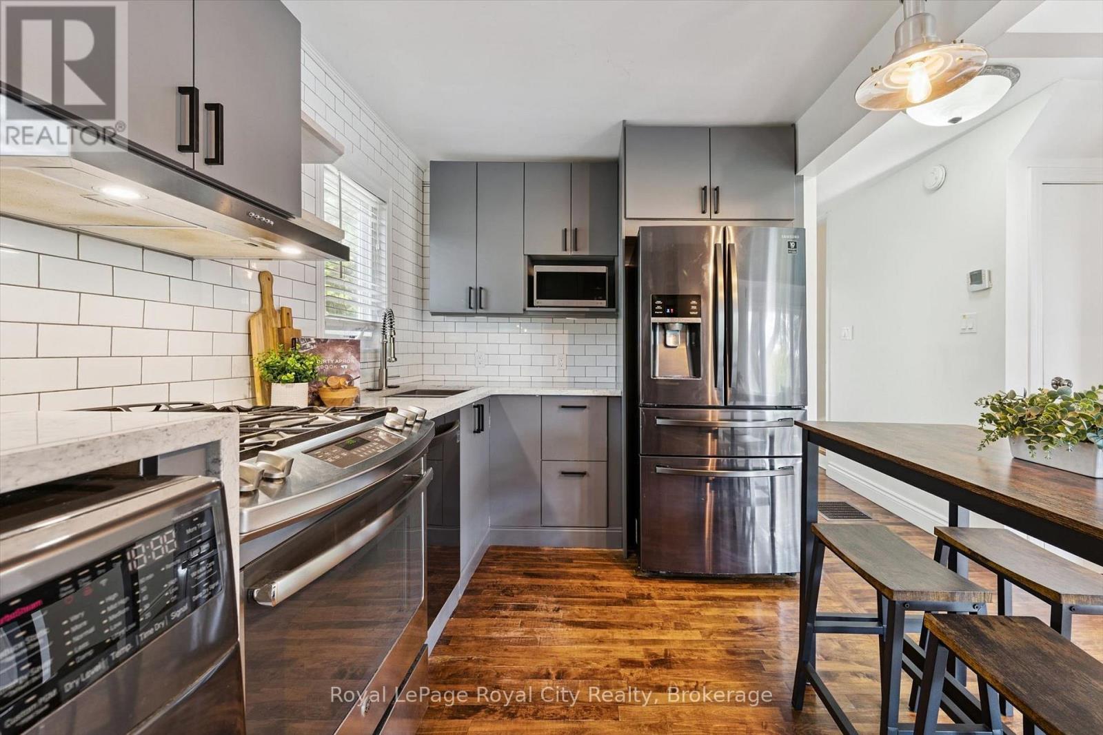 39 RIDGEWOOD AVENUE - 16