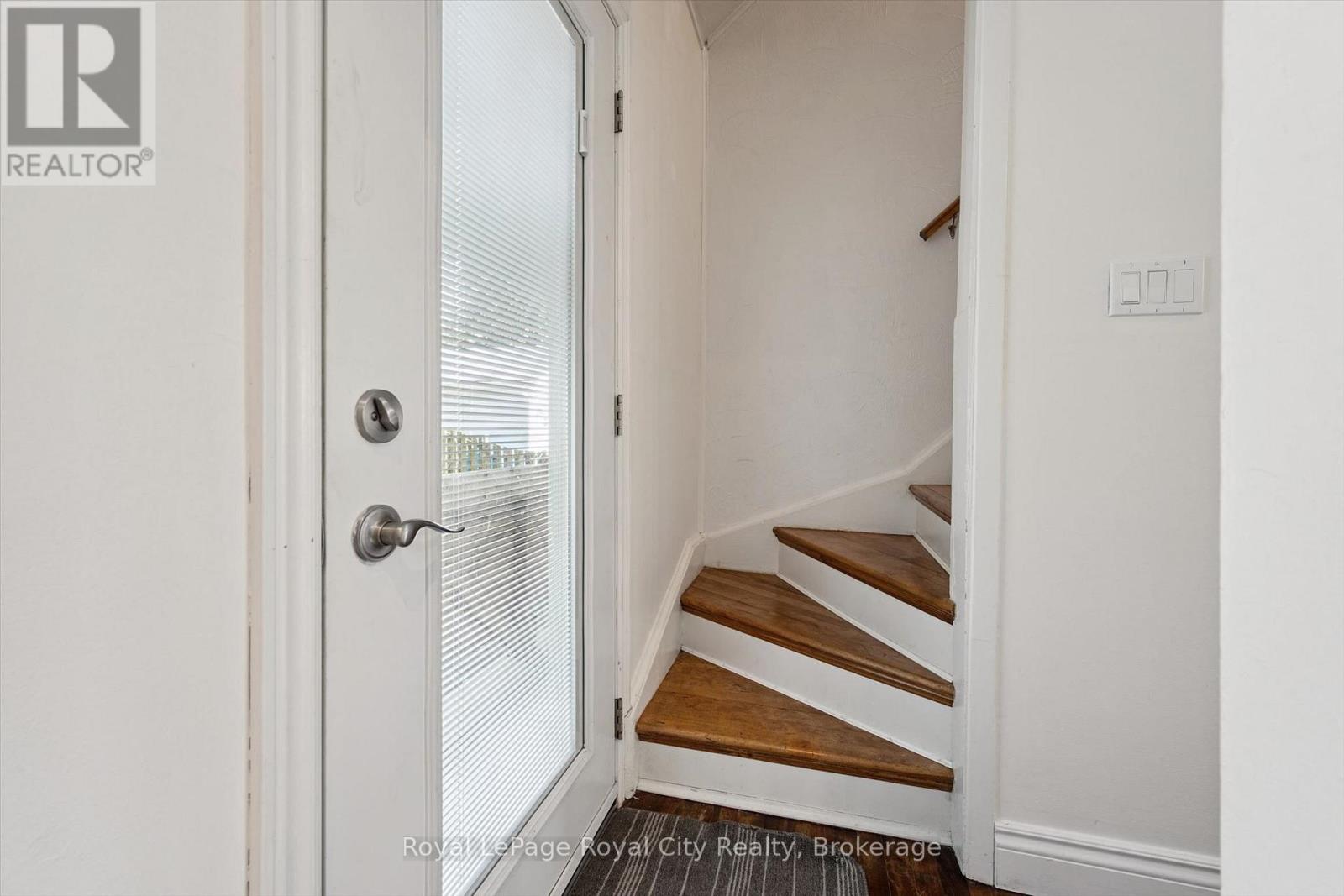 39 RIDGEWOOD AVENUE - 20