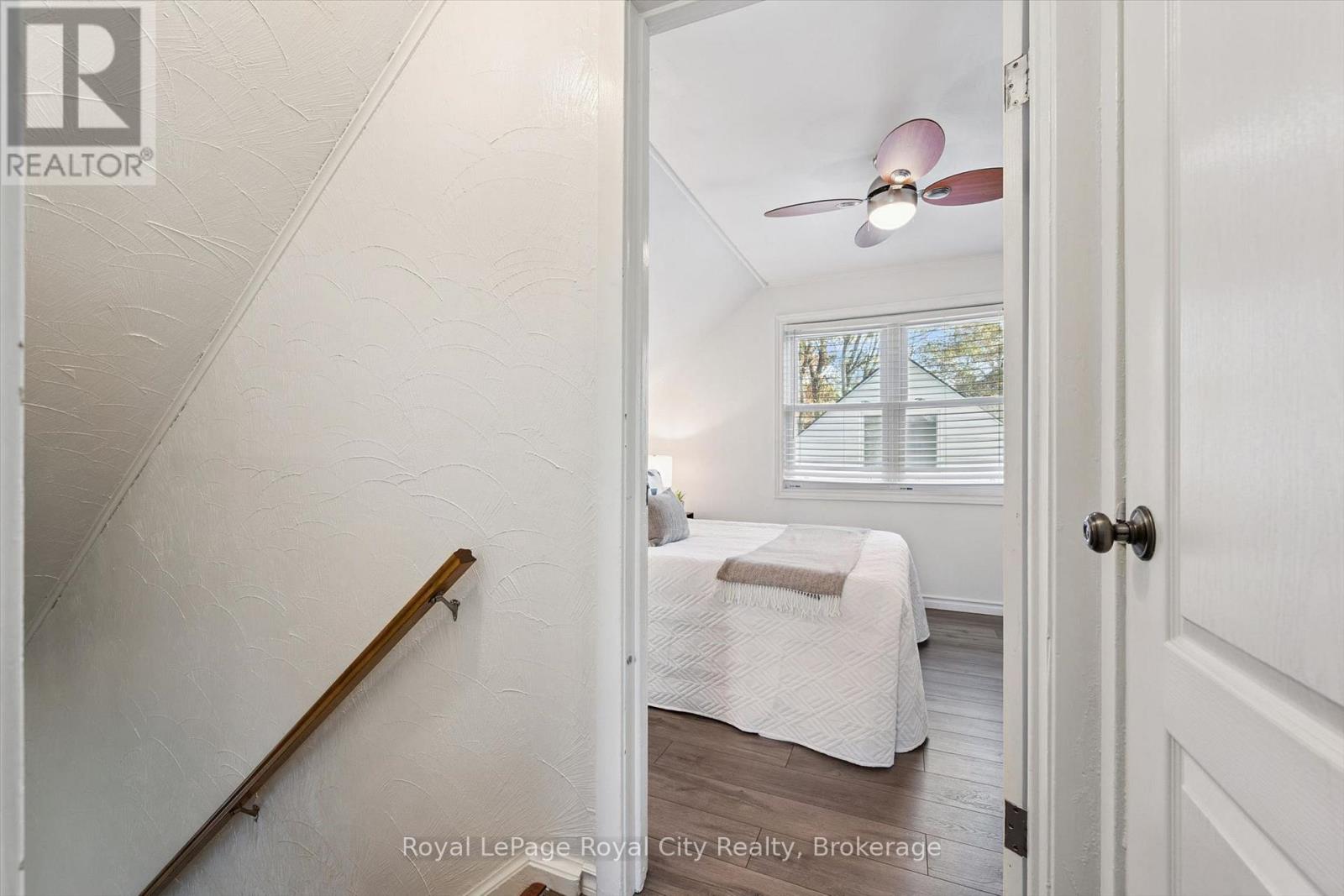 39 RIDGEWOOD AVENUE - 21