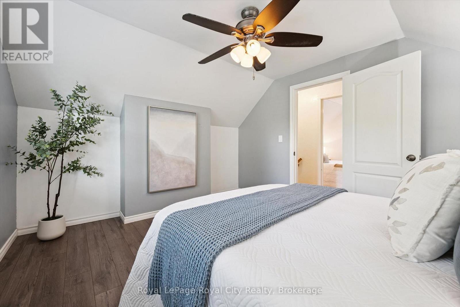 39 RIDGEWOOD AVENUE - 25