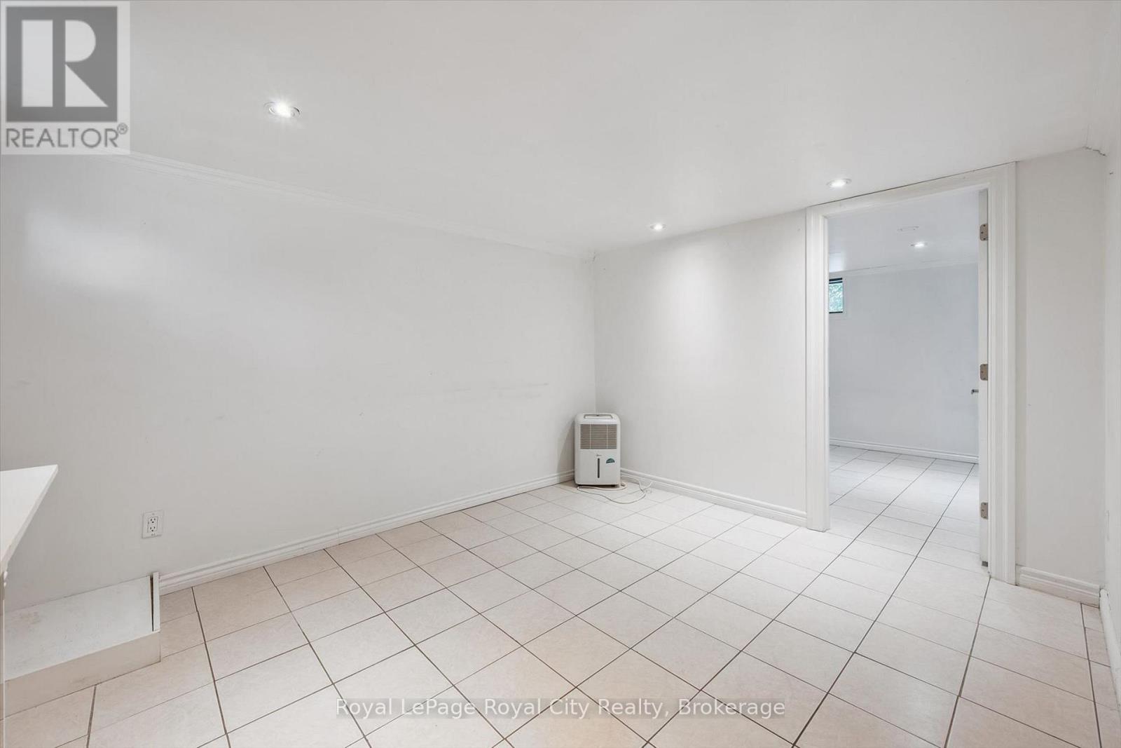 39 RIDGEWOOD AVENUE - Image 27