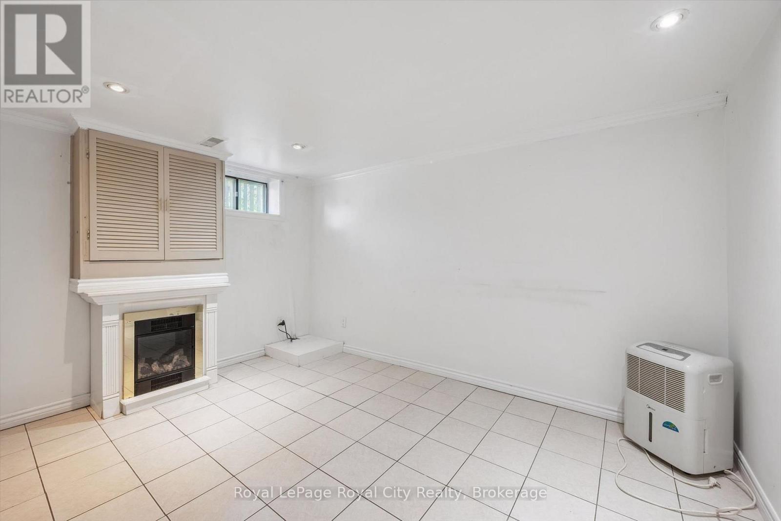 39 RIDGEWOOD AVENUE - 28