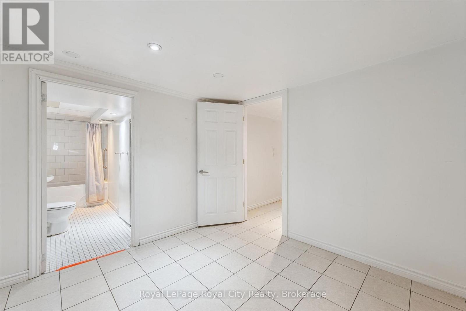 39 RIDGEWOOD AVENUE - 29