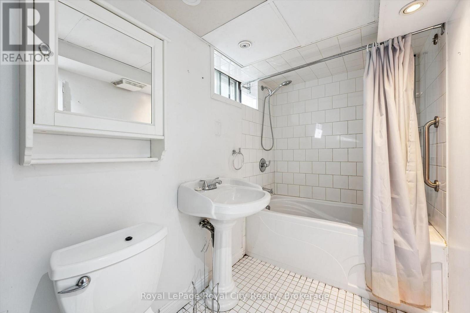 39 RIDGEWOOD AVENUE - 30