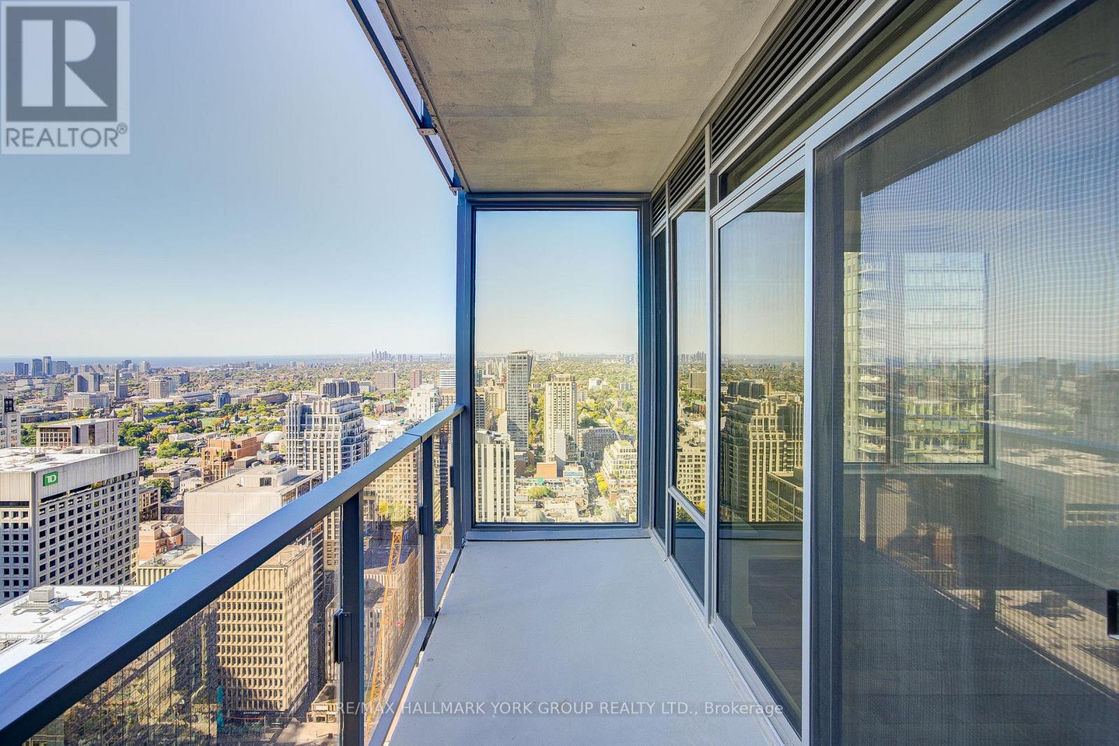 11 Yorkville Avenue — photo 26