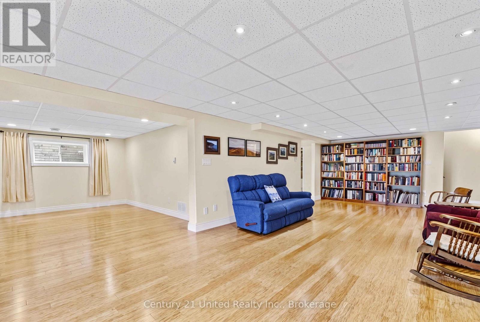 380 BIANCO CRESCENT - 17