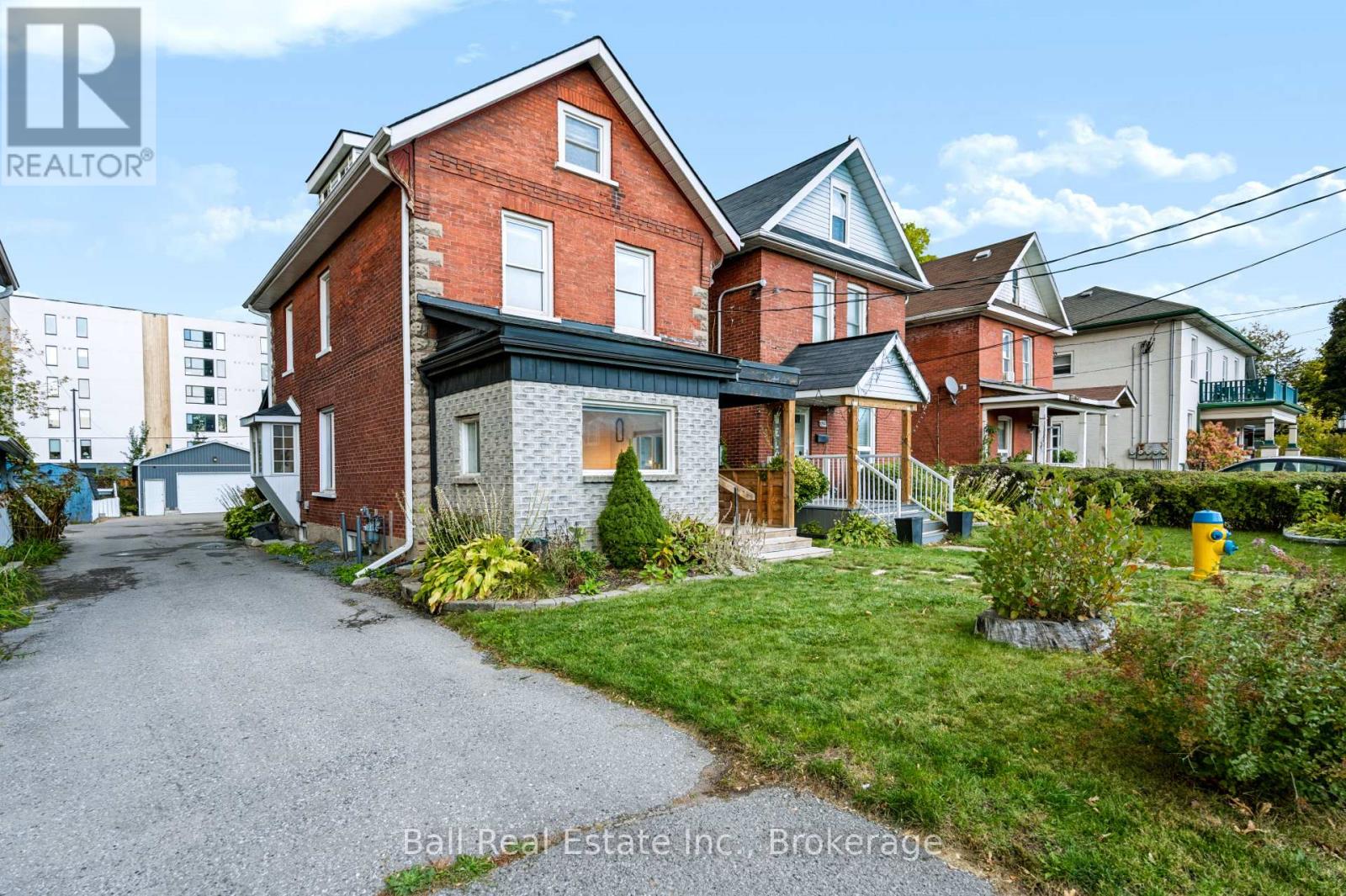 196 Perry Street, Peterborough, ON photo 3