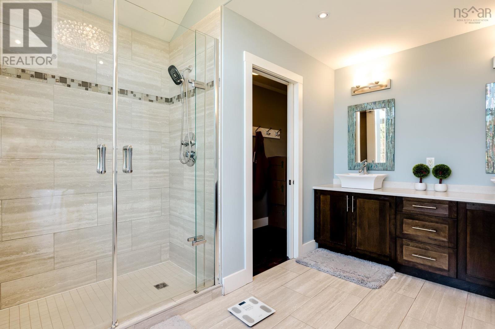32 Hollyhock Way - 27