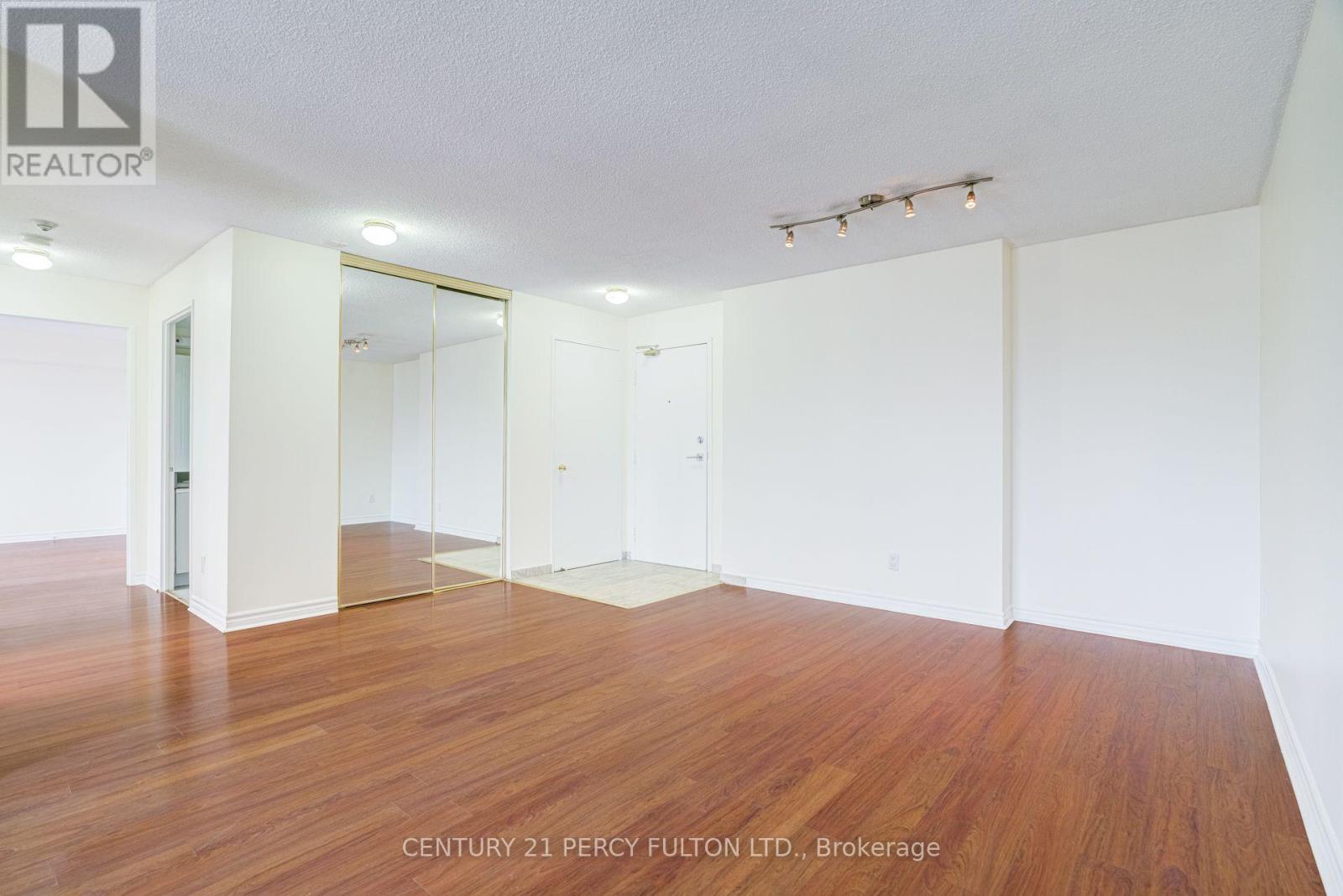 504- 11753 Sheppard Avenue East, Toronto, ON photo 2
