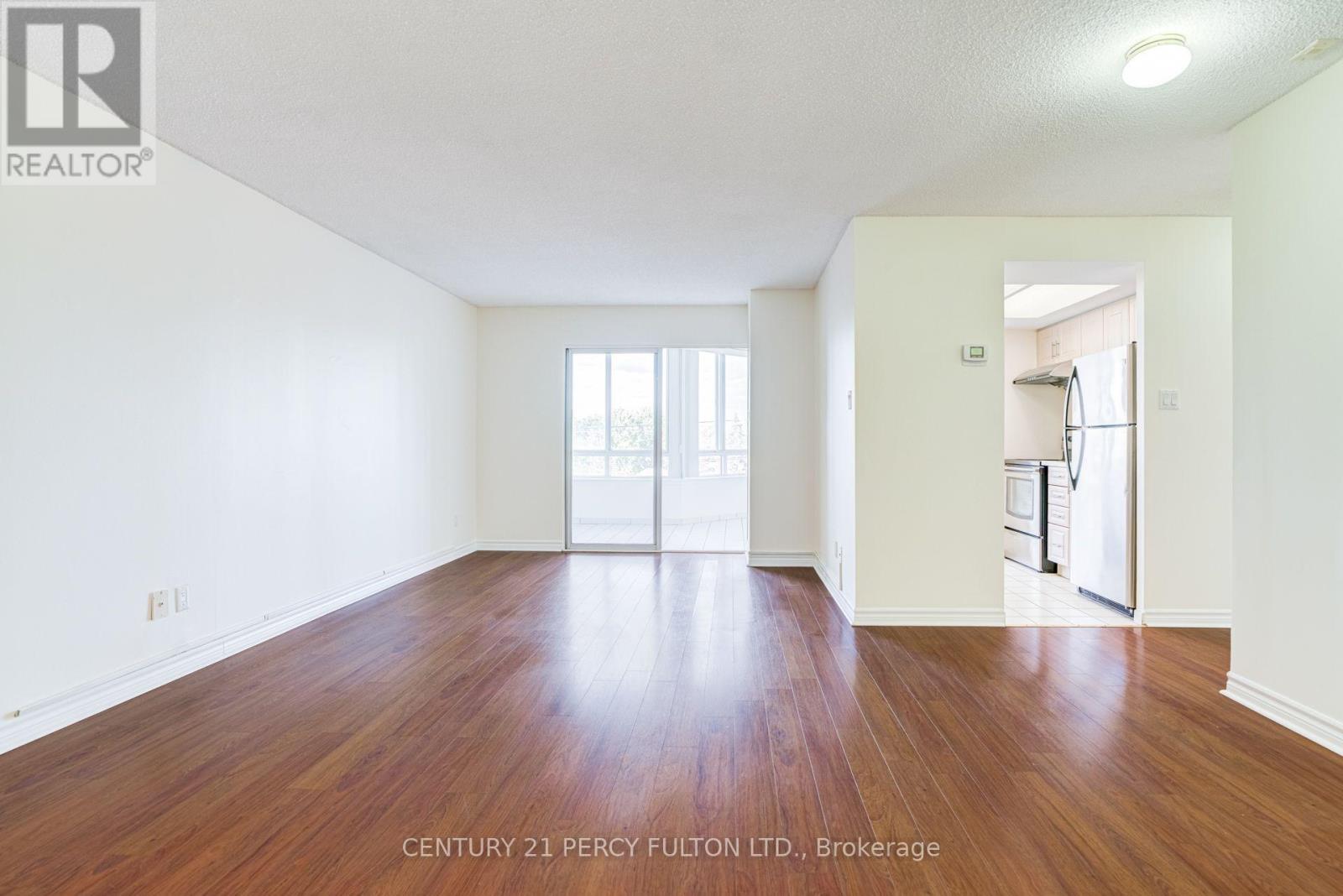 504- 11753 Sheppard Avenue East, Toronto, ON photo 4