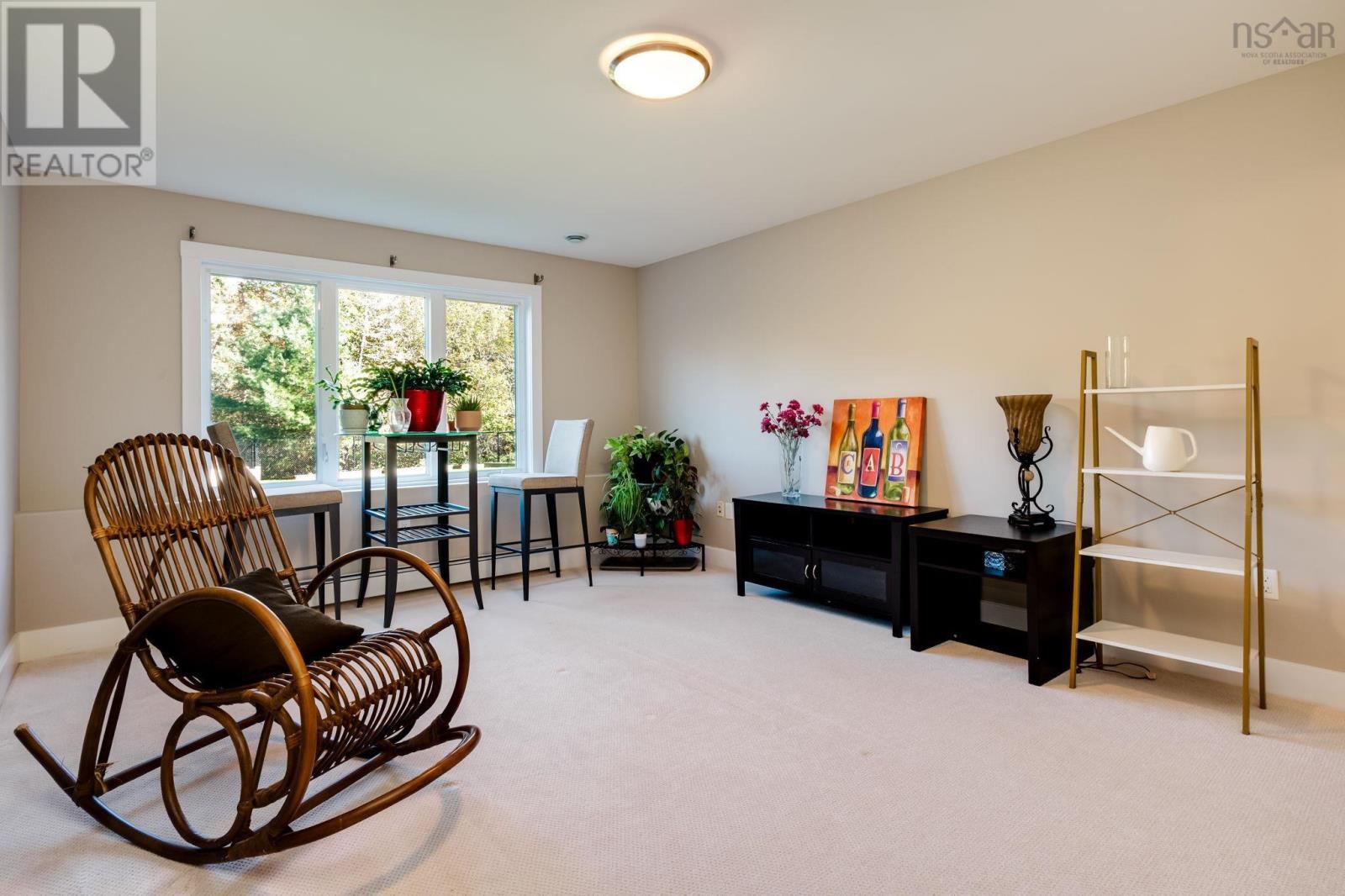 32 Hollyhock Way - 41