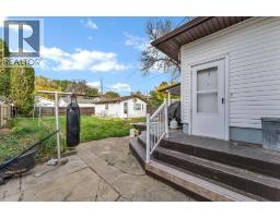 330 9 Street Se, Medicine Hat, AB T1A1N5 Photo 39
