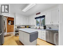 Bedroom - 330 9 Street Se, Medicine Hat, AB T1A1N5 Photo 9