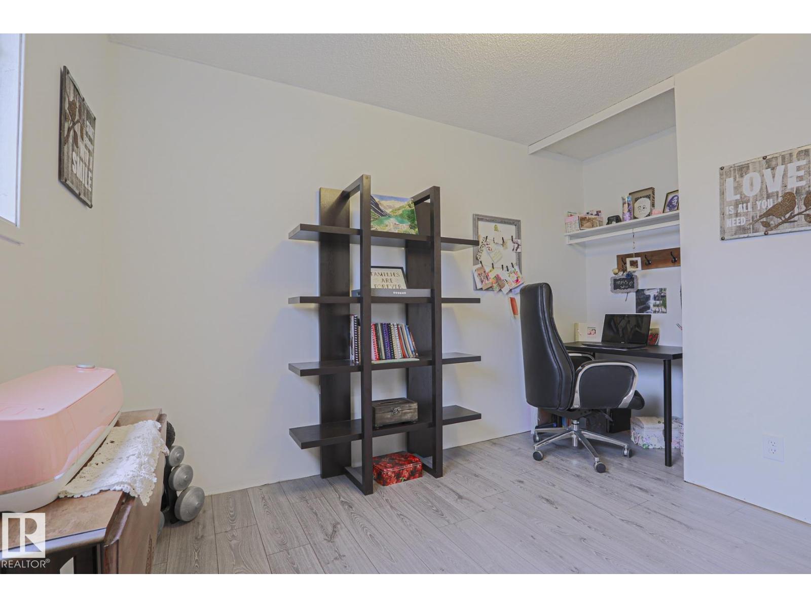 52 WESTLAKE DR - 23