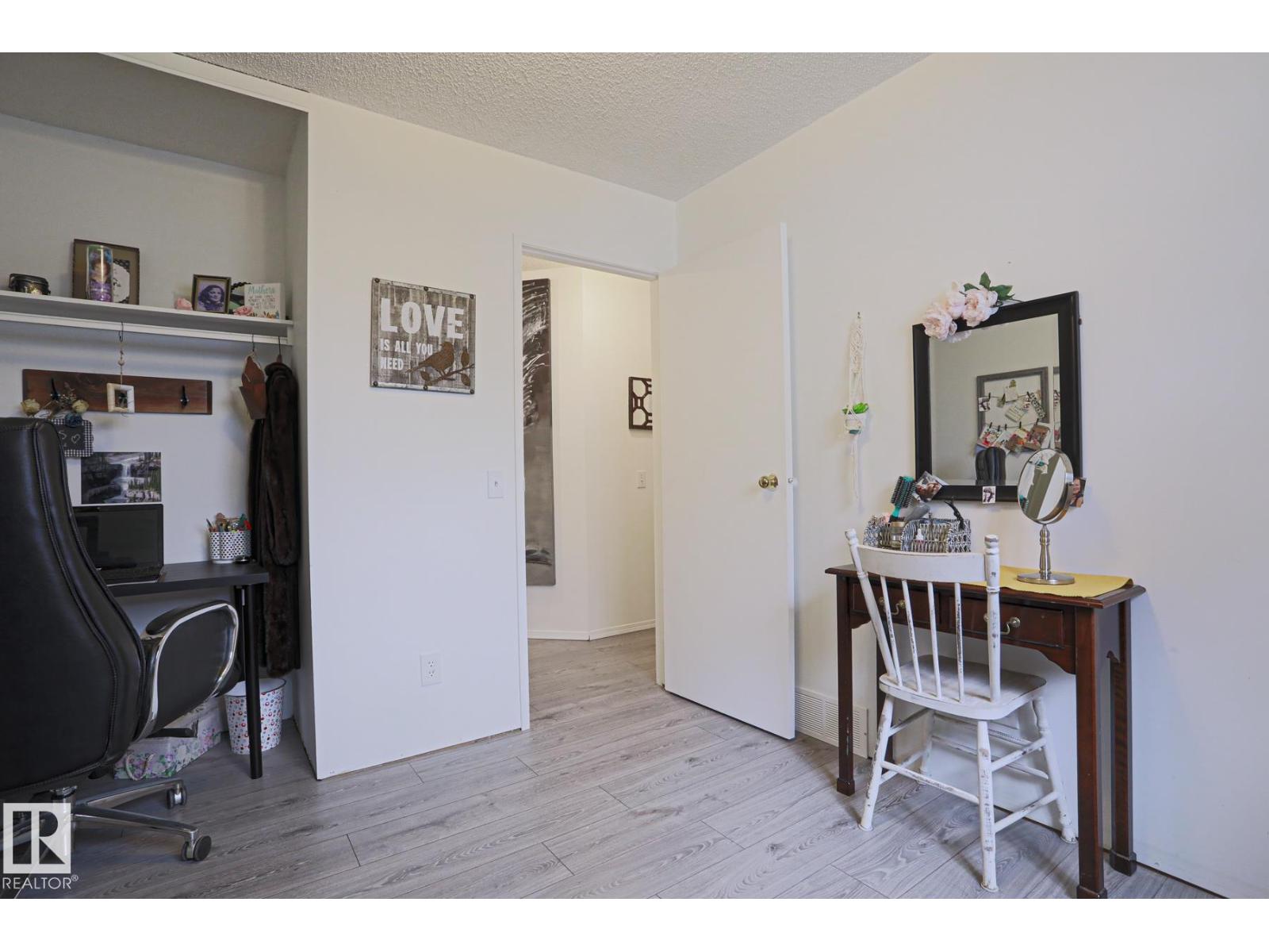 52 WESTLAKE DR - 24
