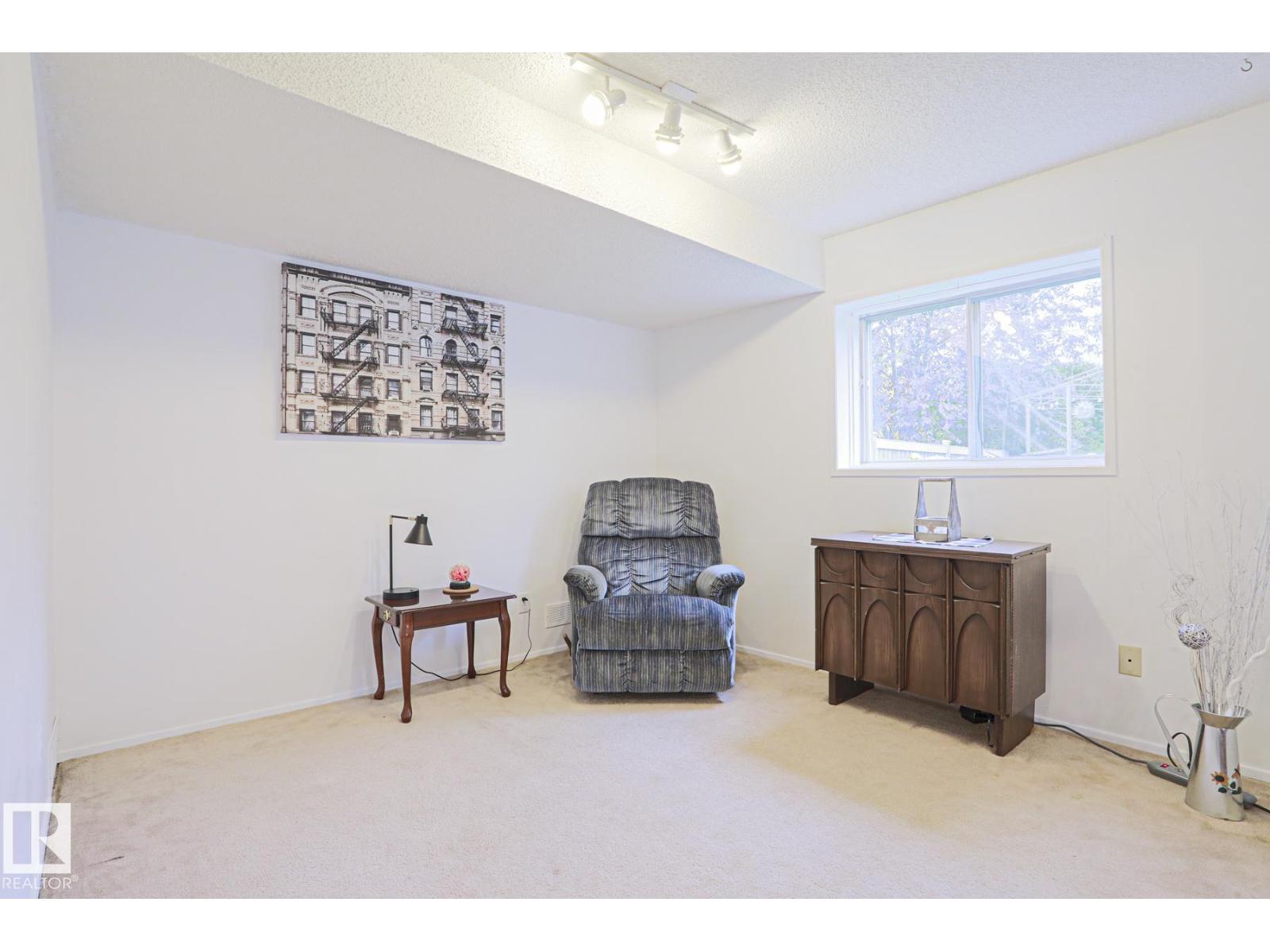 52 WESTLAKE DR - 37