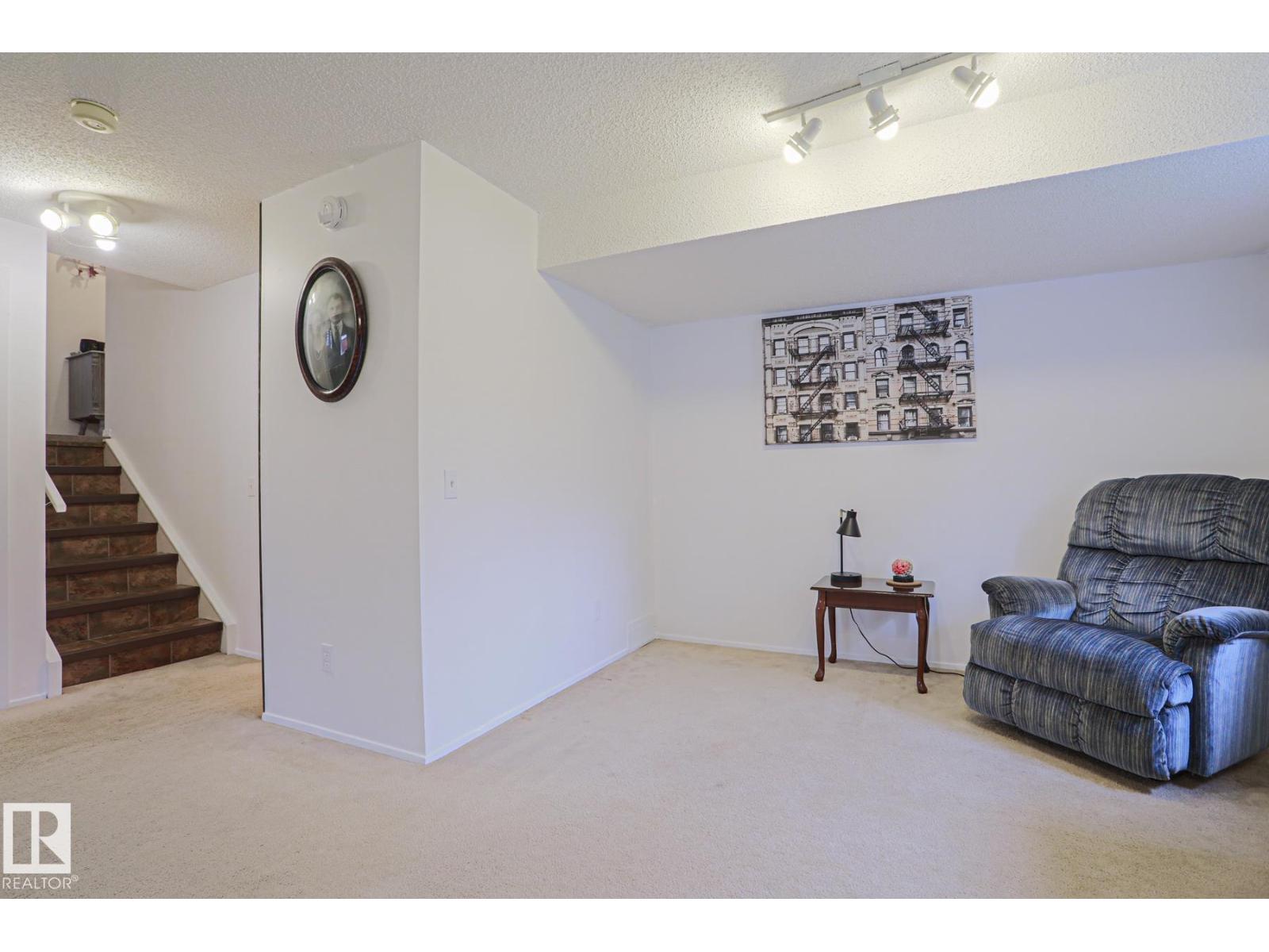 52 WESTLAKE DR - 39