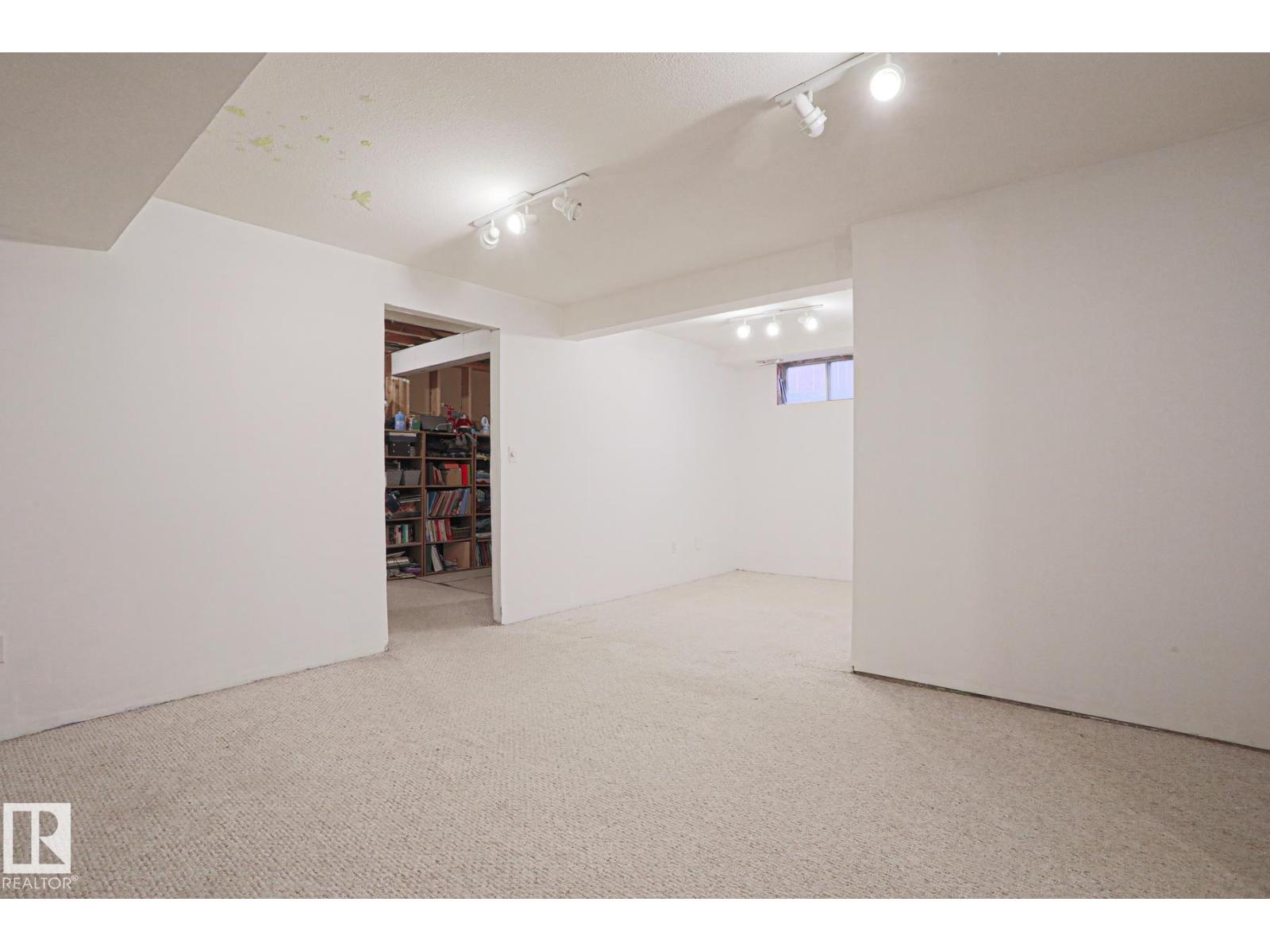 52 WESTLAKE DR - 42