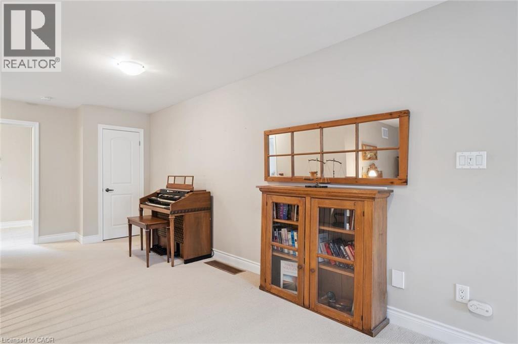 15 BREAKWATER Court - Image 32
