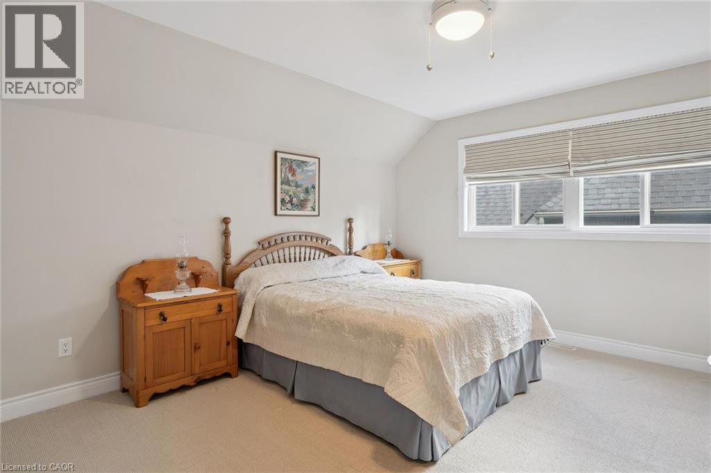 15 BREAKWATER Court - 33