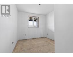 18 Durant Street, Petawawa, ON K8H0G2 Photo 16