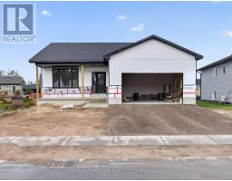 Kitchen - 18 Durant Street, Petawawa, ON K8H0G2 Photo 7
