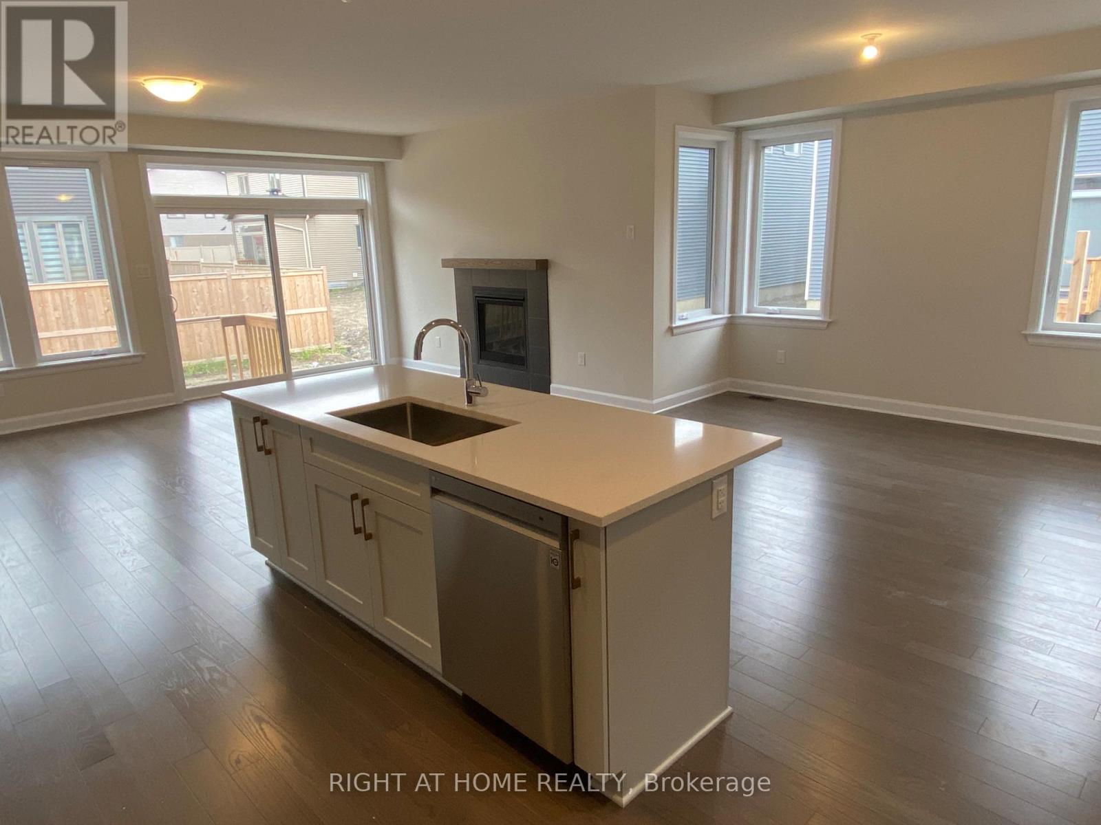 608 Moonflower Crescent — photo 8