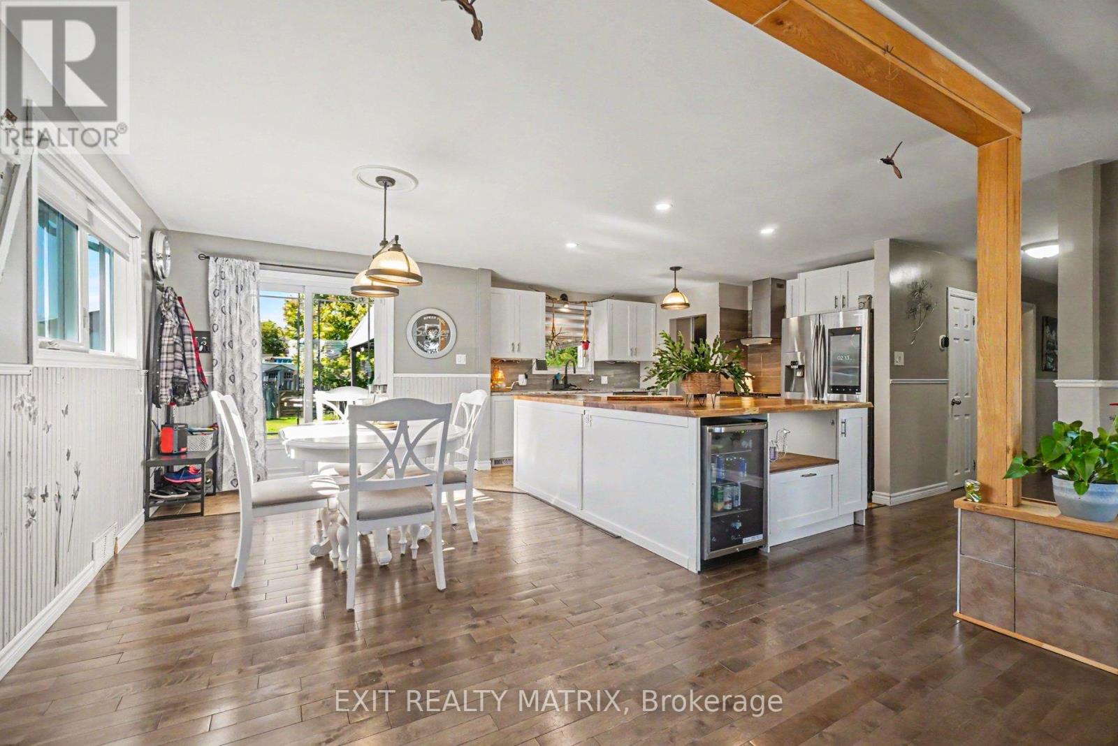 1548 LANDRY ROAD - 11