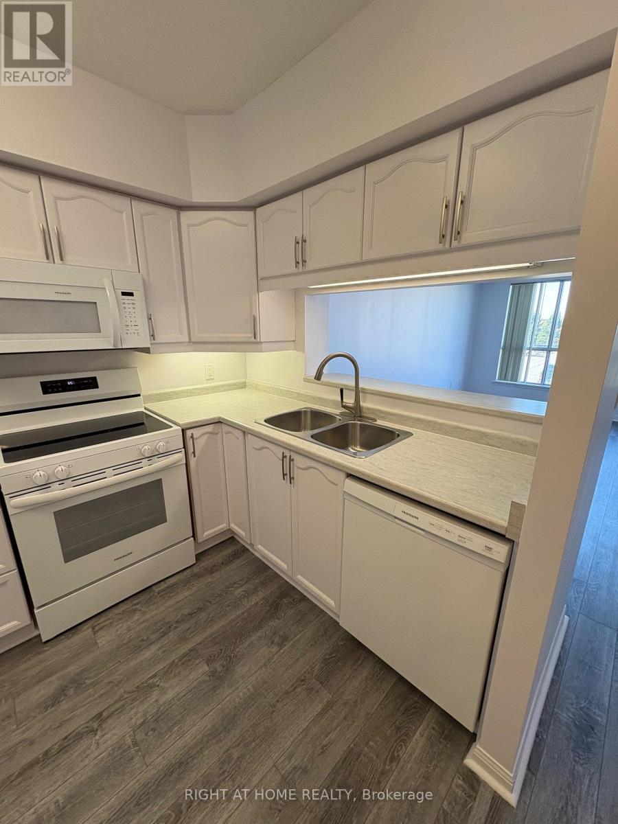 #203 94 DEAN AVENUE - 22