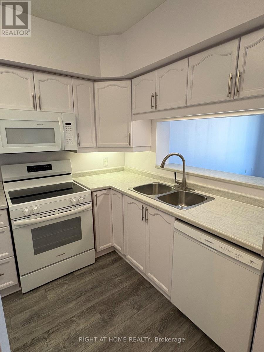 #203 94 DEAN AVENUE - 23