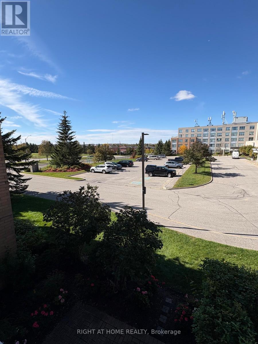 203- 90 Dean Avenue, Barrie, ON photo 31