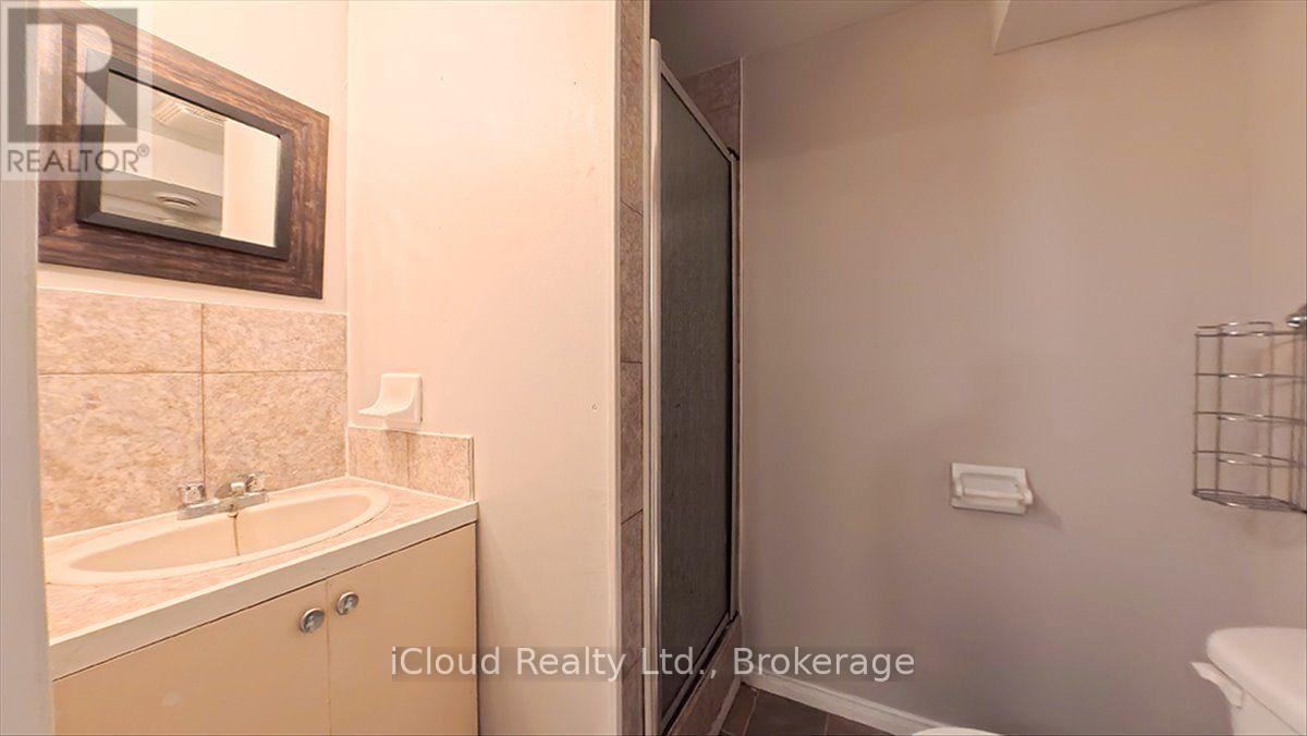 184 MADELAINE DRIVE - 19