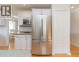 6309 Central Saanich Rd, Central Saanich, BC V8Z5T8 Photo 22