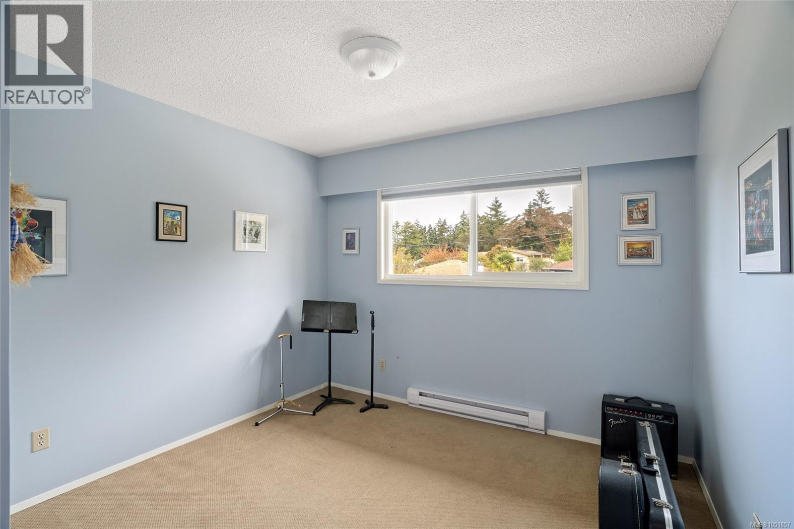 3906 Braefoot Rd, Saanich - Image 1