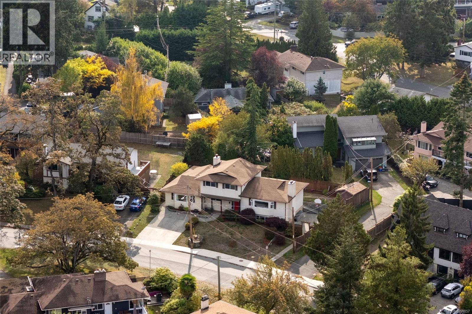 3906 Braefoot Rd, Saanich - Image 1