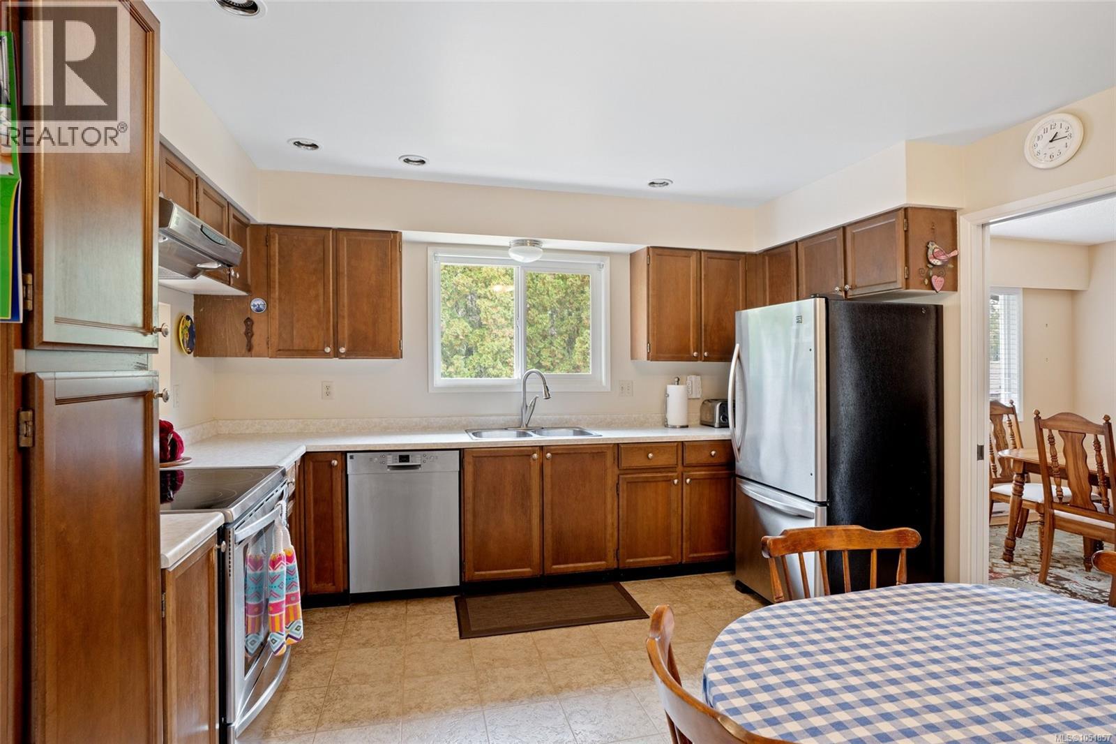 3906 Braefoot Rd, Saanich - Image 1