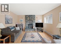 Patio - 3906 Braefoot Rd, Saanich, BC V8P3T2 Photo 11